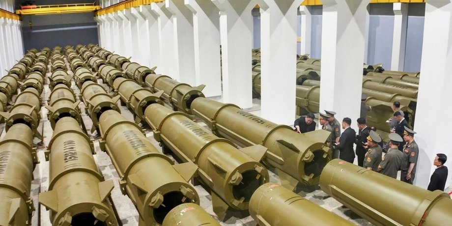 Північна Корея побудувала новий об'єкт на території одного зі своїх заводів, а через кілька місяців засипала його землею