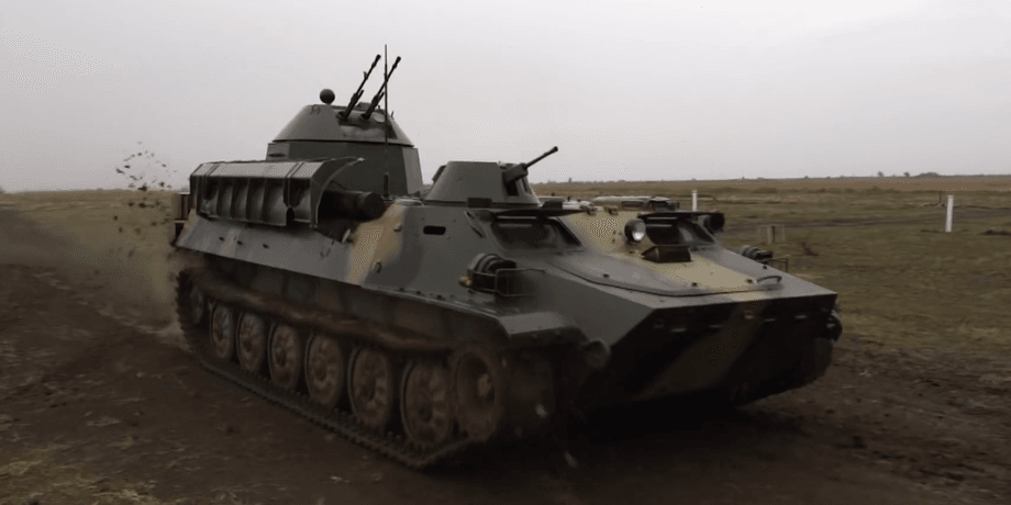 самодельное оружие на поле