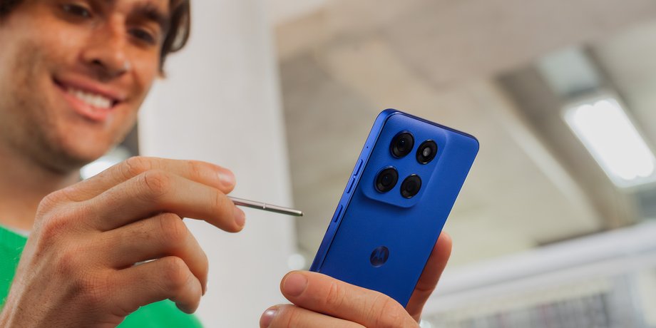 Дешевый смартфон Moto G 2025
