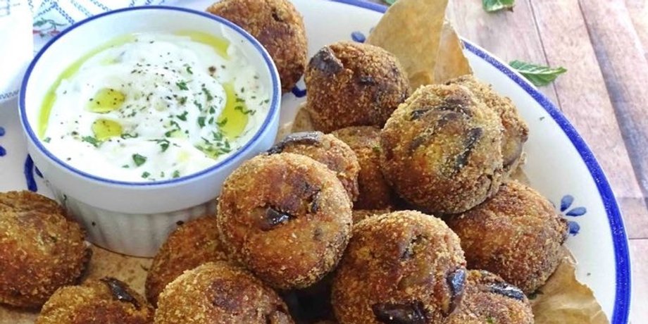 Кульки із запечених баклажанів, баклажани рецепт, закуска з баклажанів