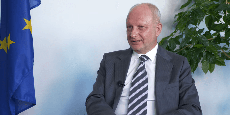 Посол ЕС в Украине, Матти Маасикас, дипломат