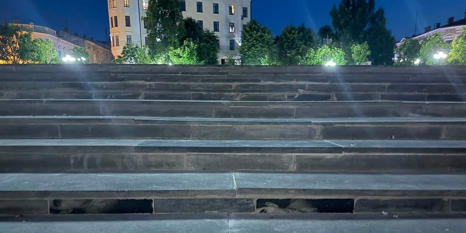 надгробки чернівці померлі сходи