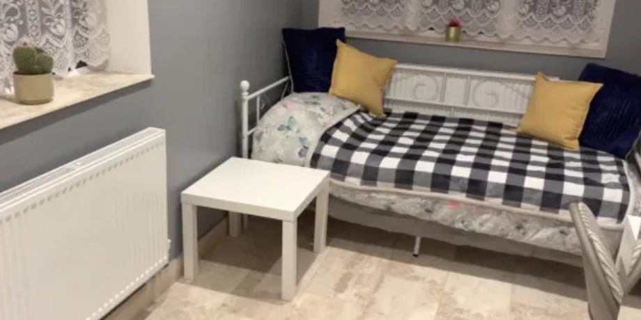 Сделать дом из гаража, купить квартиру-студию, жилье, недвижимость, ремонт до и после, видео, Агнес Манн