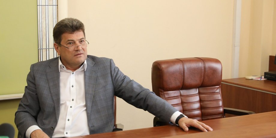 Депутаты Запорожского горсовета поддержали отставку мэра Владимира Буряка
