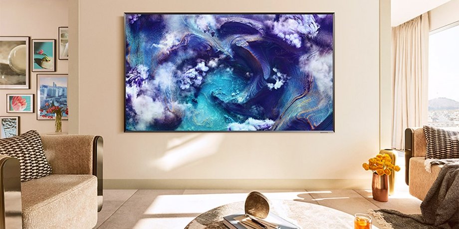 телевизор Samsung 85QN900F телевизор Samsung 85QN900F в комнате