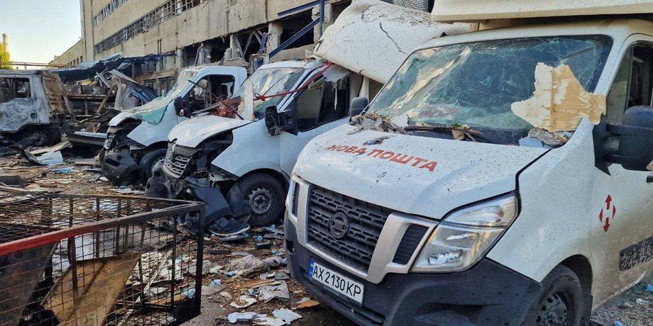 война в украине, обстрел харькова, новая почта, харьковская ова, удар, КАБ, обстрел, раненые