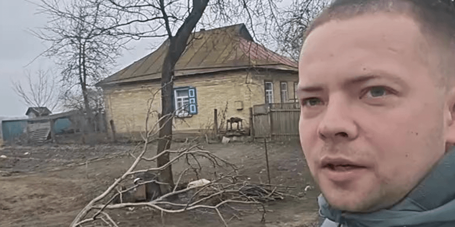 Тарас Сніжковський, хата в селі