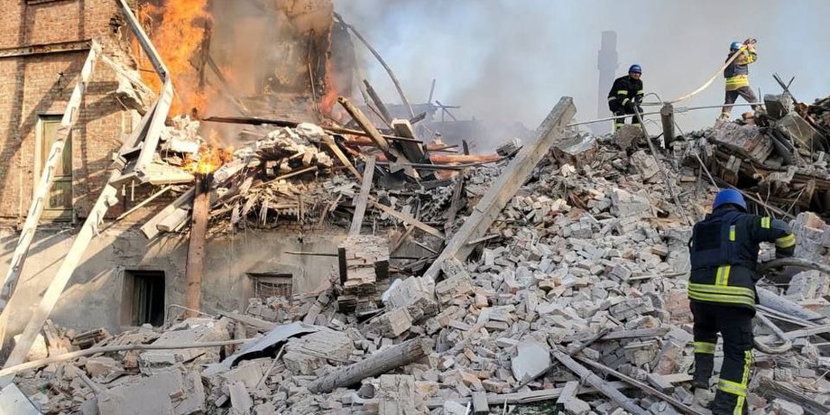 Школа в Белогоровке, пожар, последствия авиаудара, наступление российских войск
