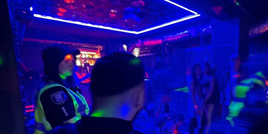 Полиция в клубе Dark Room в Киеве