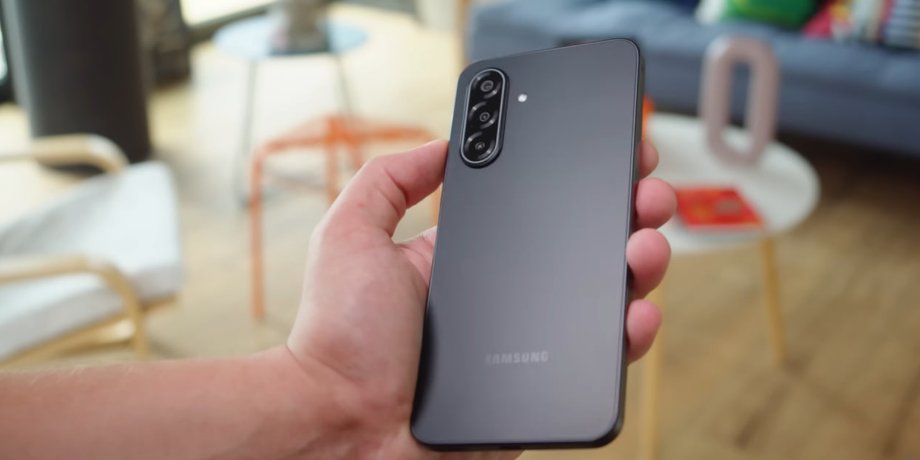 Смартфон Samsung Galaxy A17
