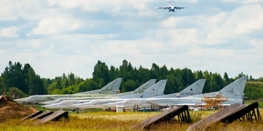 Вражеский бомбардировщик Ту-22М уничтожили с территории России