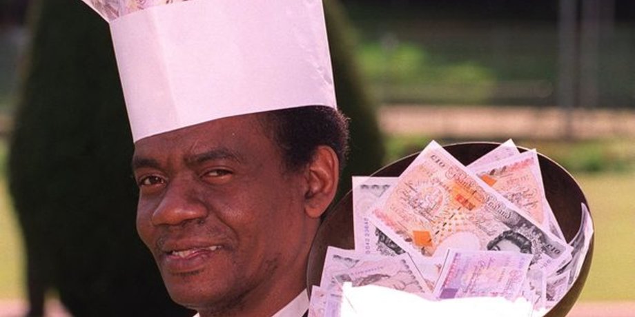 Победитель лотереи, лотерея, сбежал из страны, просили денег, преследовали, повар, сорвал джекпот, приз, лотерея,