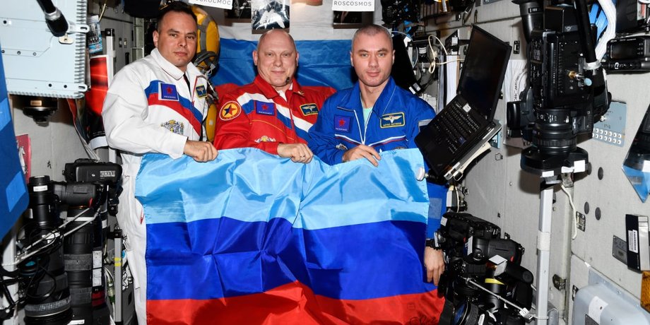 Флаг "ЛНР" на МКС, российская пропаганда, космонавты отметили "день освобождения", МКС