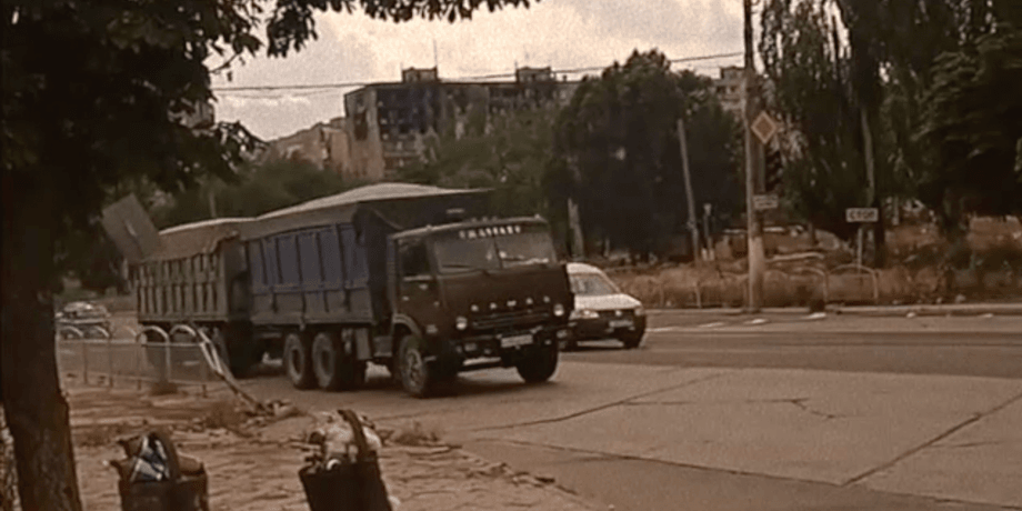 зерновоз в мариуполе, российский зерновоз, вывоз зерна из украины, зерновозы в мариуполе 24 июля