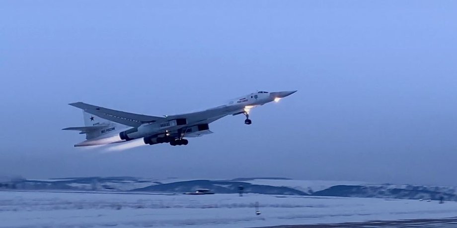 бомбардувальник Ту-160