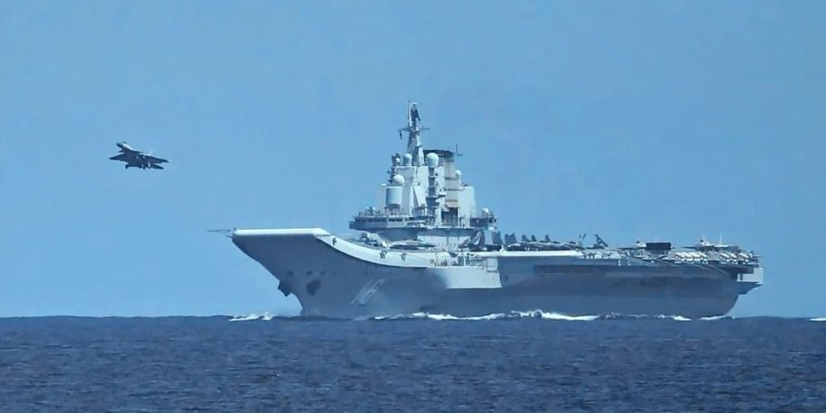 запуск J-35 с авианосца