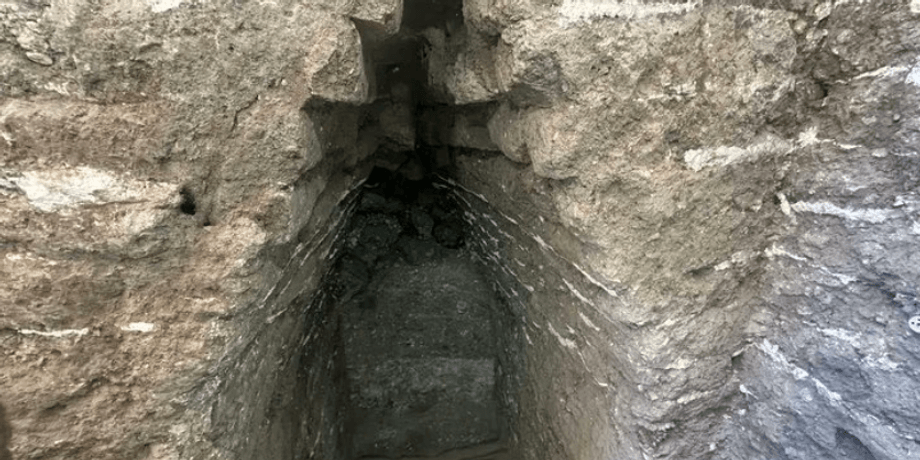 археология, археологи, хаанцы, сооружение, керамика, артефакты, бронзовый век, фигурки, минойцы, религия, посуда, божество, комната, открытие, находка