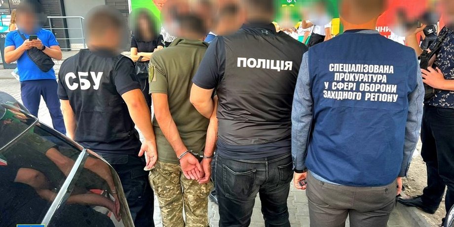 Хмельницкий, ТЦК, взятка, уклонисты, задержание