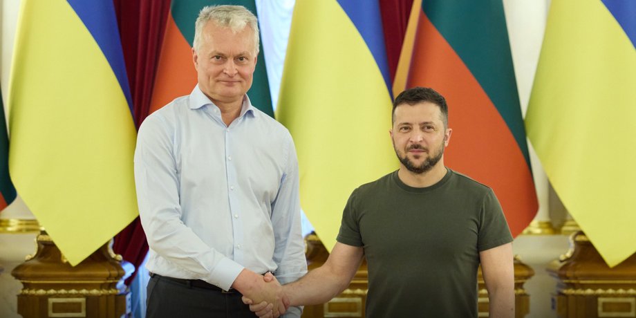Главнокомандующий ВСУ с антидроном, ловцы дронов,