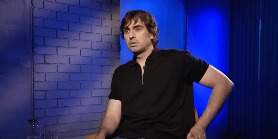 Алексей Гнатовский, звезда Довбуша, мобилизация в Украине, актер театра, бронирование актеров, новости войны