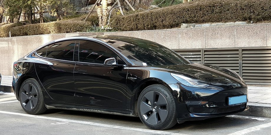 Tesla, Tesla Model 3, Бензин, Заправка, Женщины, Видео, Юмор, Авто, Автомобили, США, Электромобили