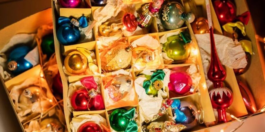 Де зберігати новорічні іграшки та ялинку, цікаві ідеї, декор на Різдво та Новий рік 2025, порядок вдома