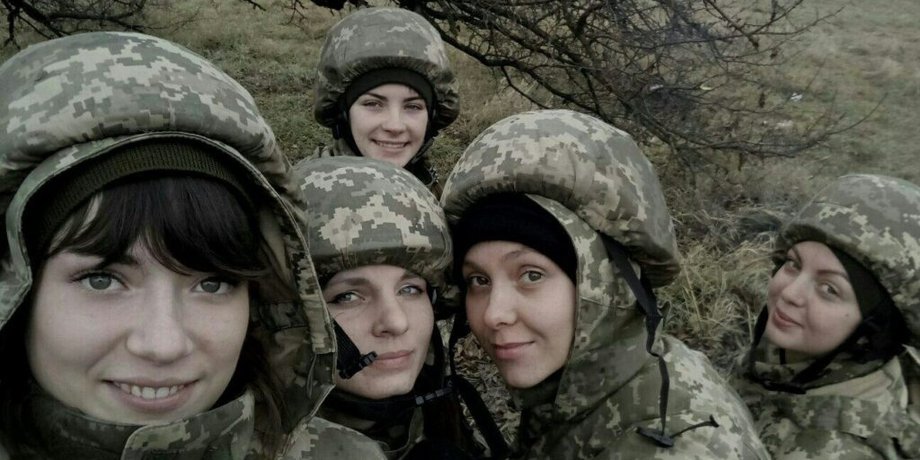 скільки жінок в армії