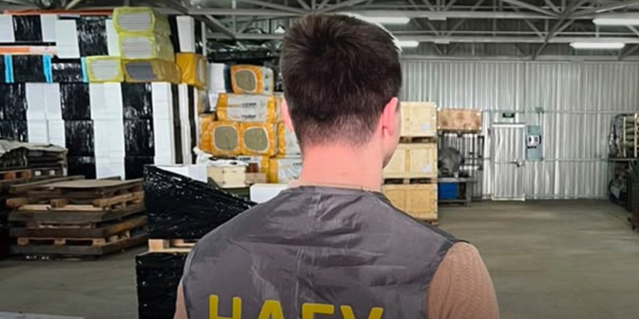 фото з обшуків під час розлідування НАБУ щодо техніки для ЗСУ