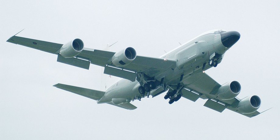 літак радіотехнічної розвідки RC-135, безпілотник Global Hawk, RC-135 літак-розвідник