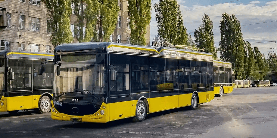 Движение общественного транспорта в Киеве парализовано