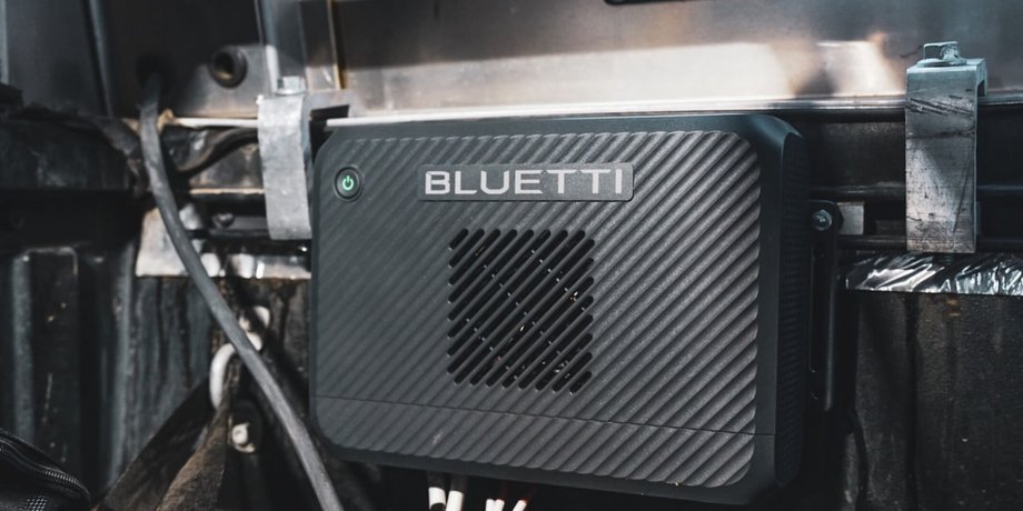 Bluetti Charger 2 в автомобілі