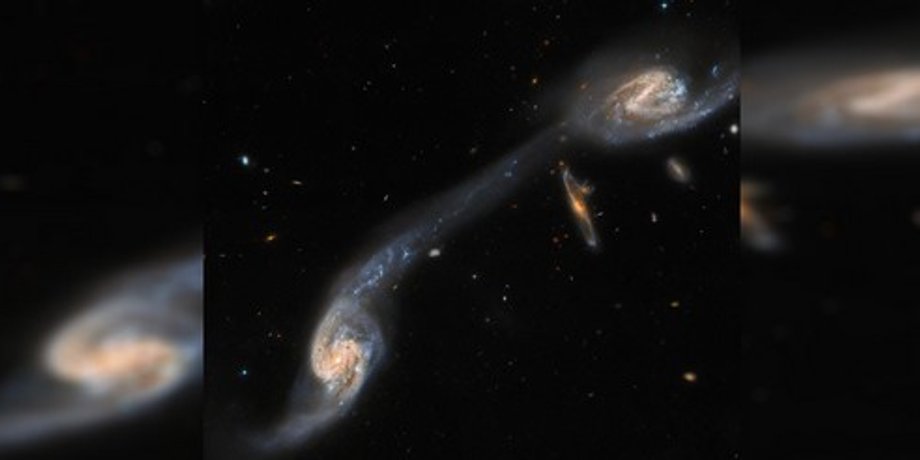 Arp 248