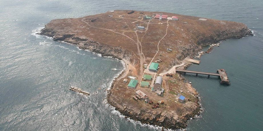 Острів Зміїний окупація звільнення обстріли росіяни