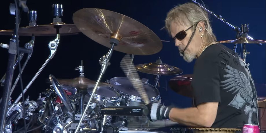 Френк Бірд з гурту ZZ Top помер барабанник гурту ZZ Top Френк Бірд