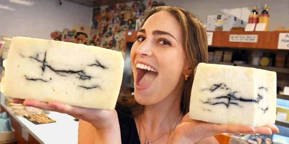 Адела Кохаб из США, сыр, продукты питания, рацион, курьезы, зависимость, реабилитация, странные диагнозы, интересные новости