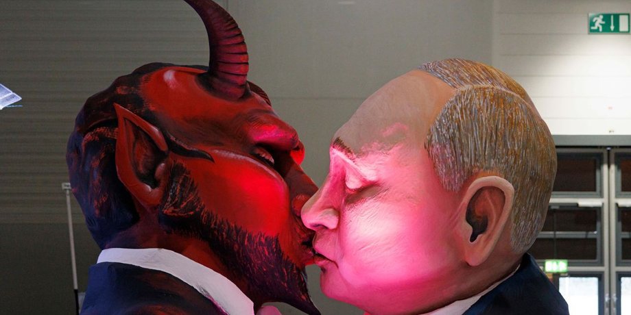 германия, кельн, шествие, карнавал, путин, путин целует черта, карнавал в германии