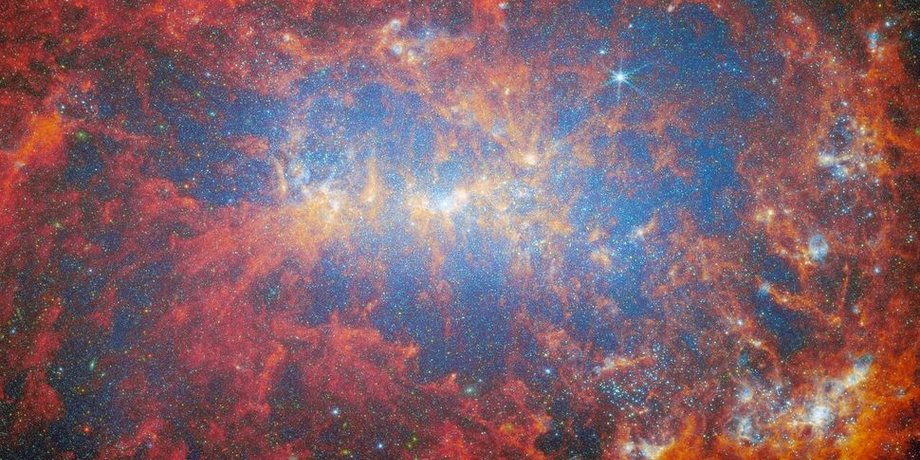 галактика NGC 4449