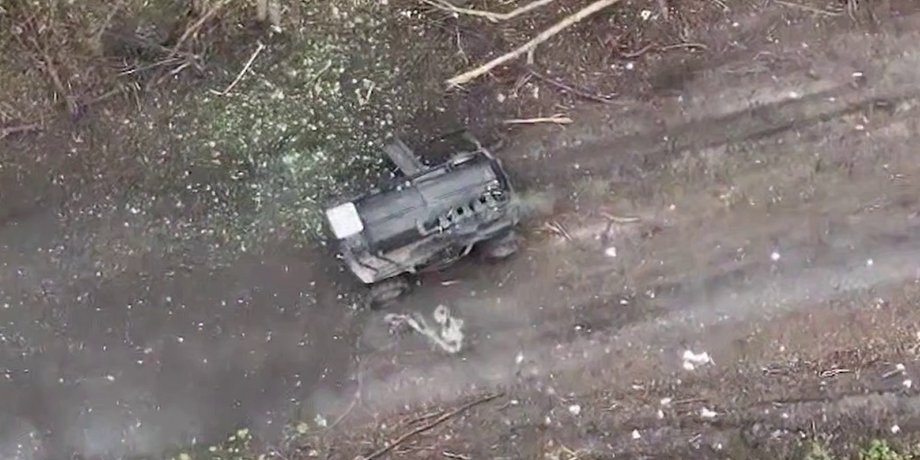 Наземный беспилотник вывез из поля боя раненого бойца