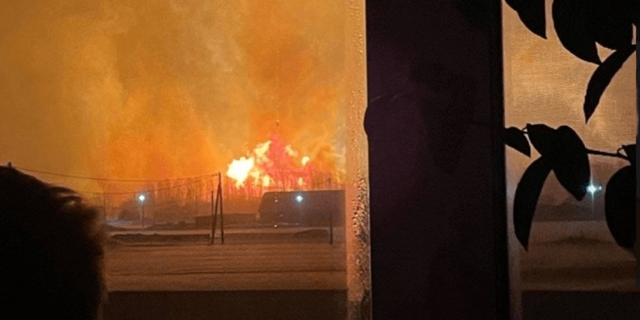 пожежа на залізниці, вибух на газопроводі, палають цистерни, велика пожежа