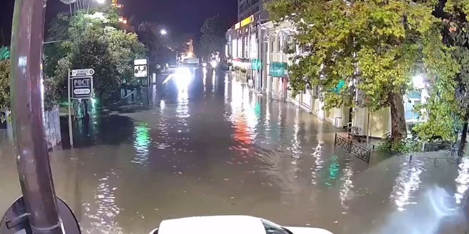 потоп у сочі, сочі затопило, сочі злива