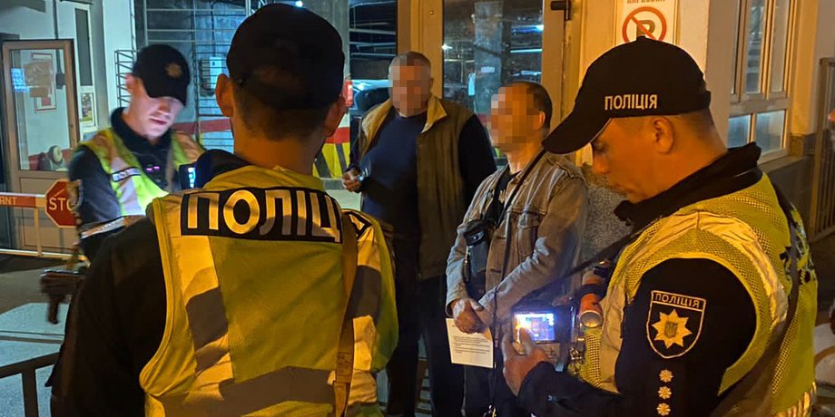 віктор павлік, поліція, патруль, перепустка, співробітники поліції, співак віктор павлік