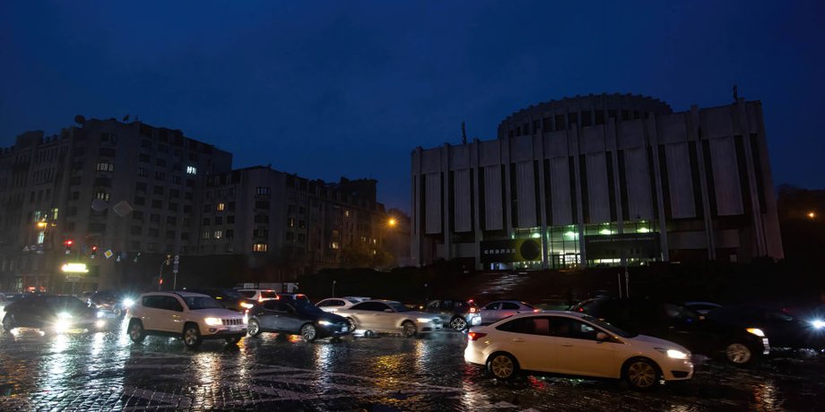 Київ, блекаут, вимкнення світла, удари по енергосистемі,