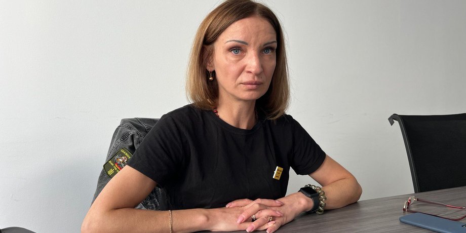 олена добича, пошук полонених, зниклі безвісти, скільки українців в полоні, скільки українських військових в полоні РФ, хто шукає зниклих безвісти, куди звертатися для пошуку зниклих військовослужбовців, полігон 56, штаб пошуку полонених