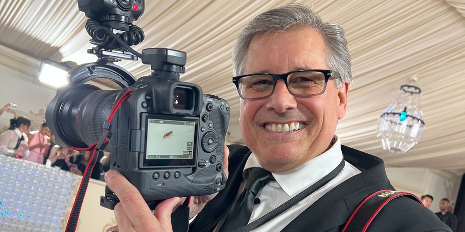 Кевин Мазур, фотограф, таракан, Met Gala 2023