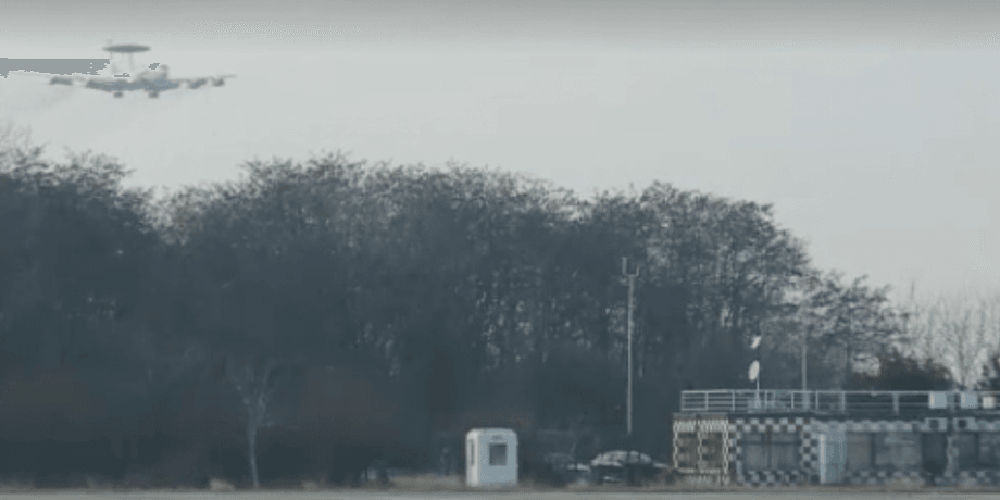 Самолет AWACS румыния