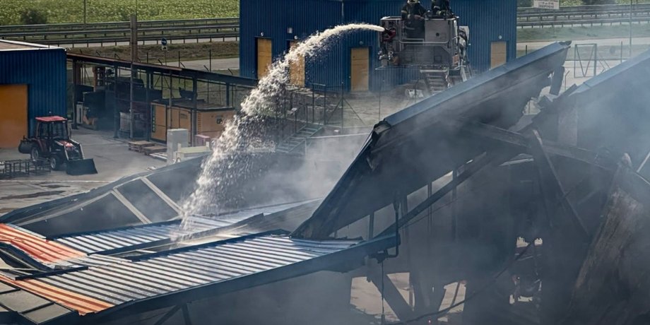 Фото пожара после удара со стороны РФ 5 августа