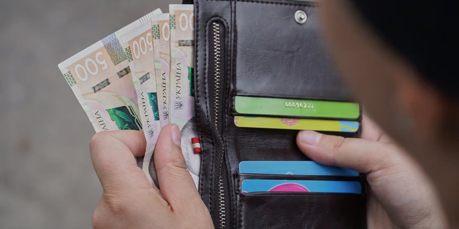 Як можна зекономити до 10 тисяч гривень в опалюваний сезон українка рахує гроші