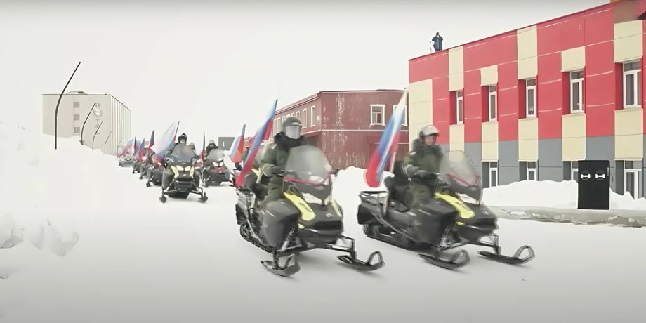 Баренцбург в Норвегії, Баренцбург Шпіцберген, Баренцбург анклав РФ, Баренцбург росіяни, Баренцбург вугілля для РФ, Баренцбург дипломати РФ, Баренцбург паради РФ, Баренцбург росіяни