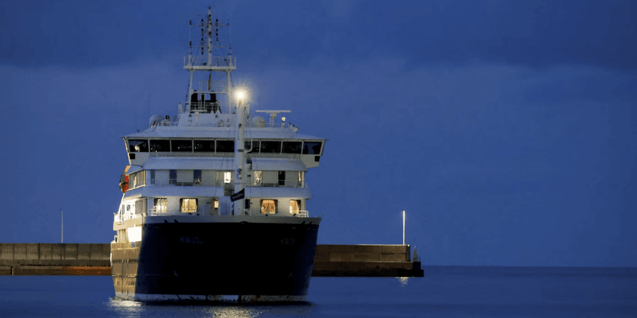 Лайнер MV Hondius