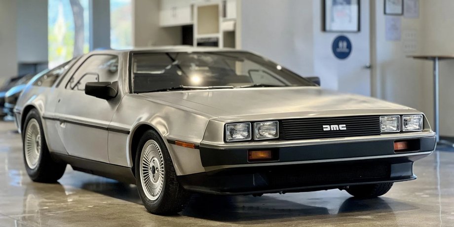 DeLorean DMC, DeLorean DMC-12 1981, DeLorean DMC-12, назад в будущее